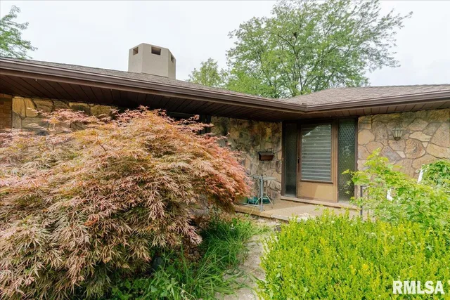 $325,000 | 501 North Mason Street, Deer Creek, IL 61733