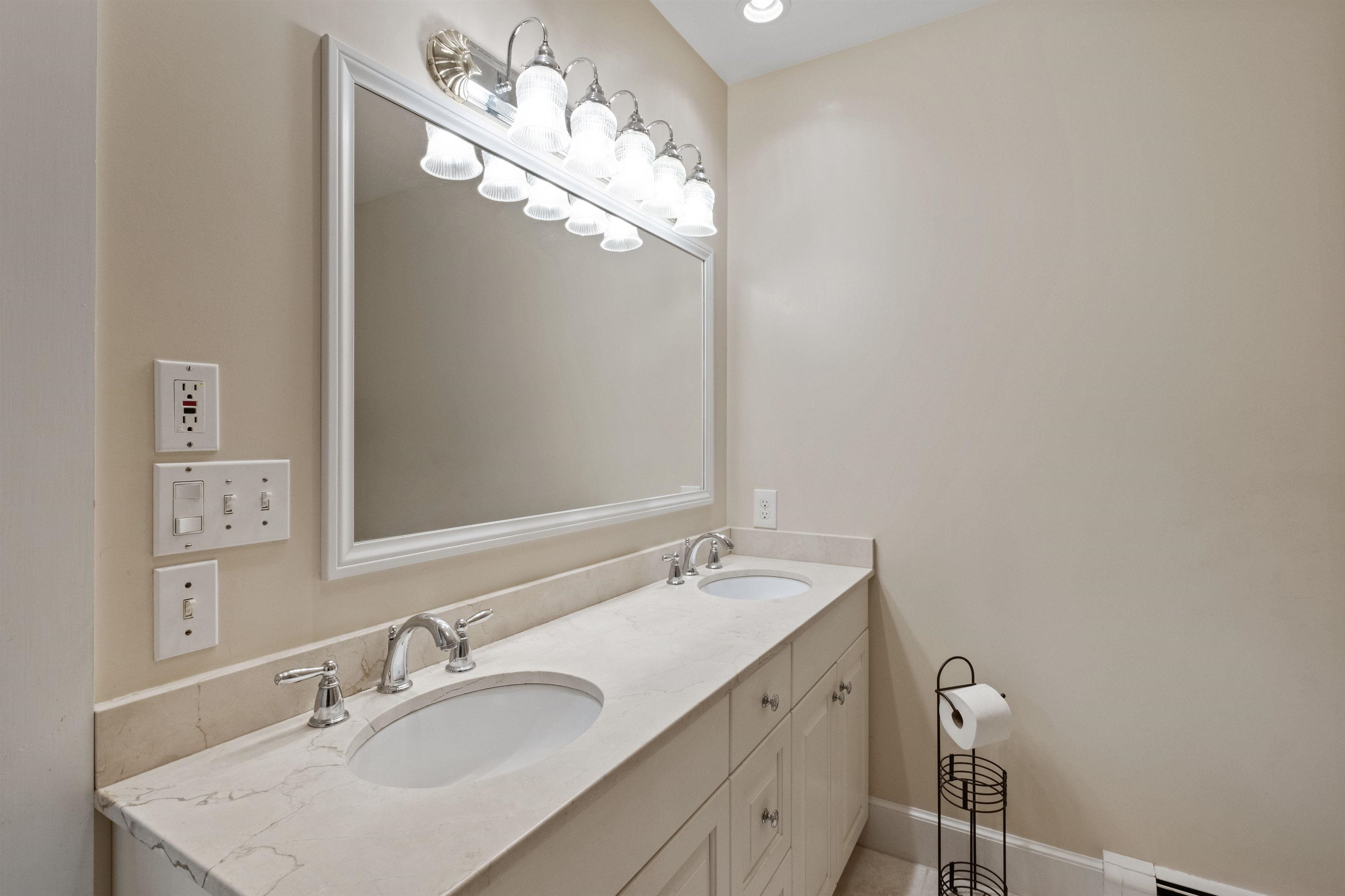 13 Putney Road Bow, NH 03304 - Photo 16 of 38