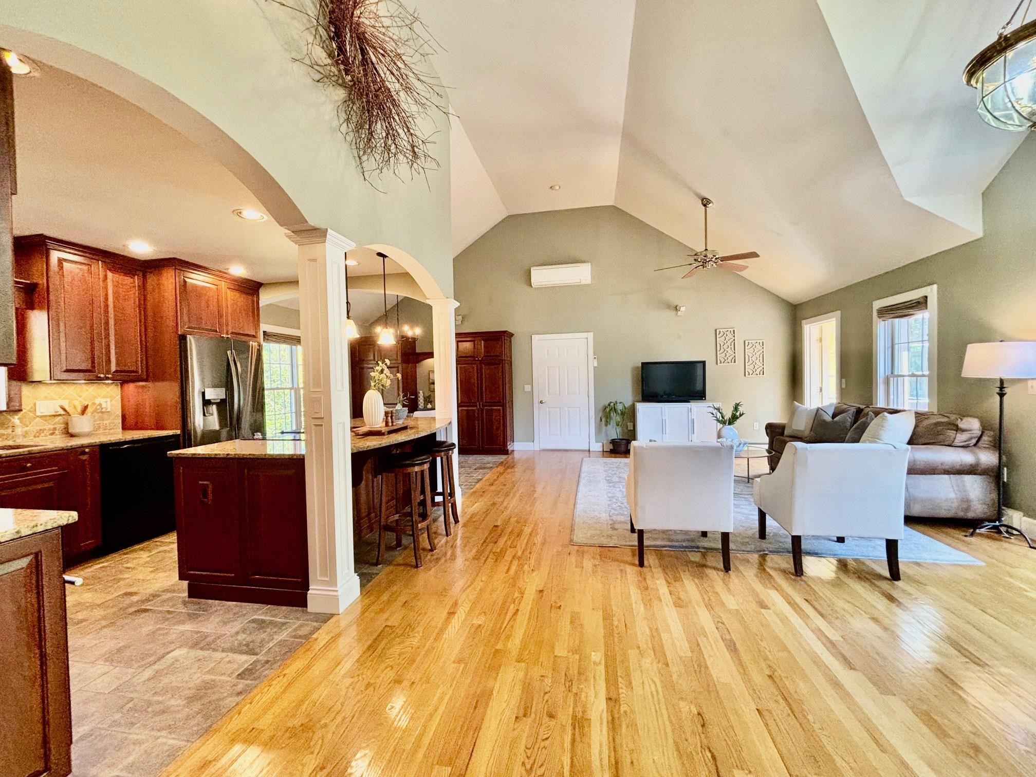 13 Putney Road Bow, NH 03304 - Photo 3 of 38