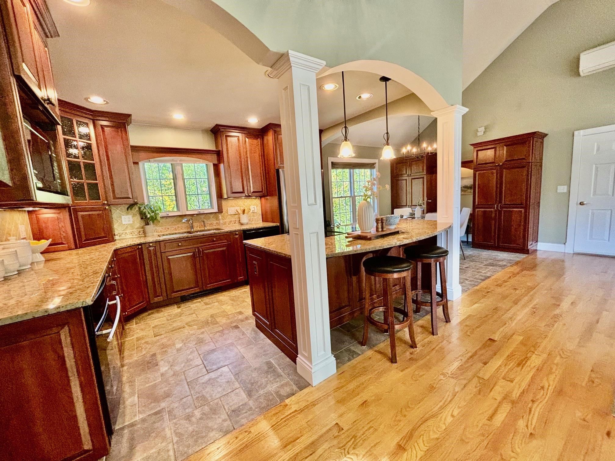 13 Putney Road Bow, NH 03304 - Photo 4 of 38