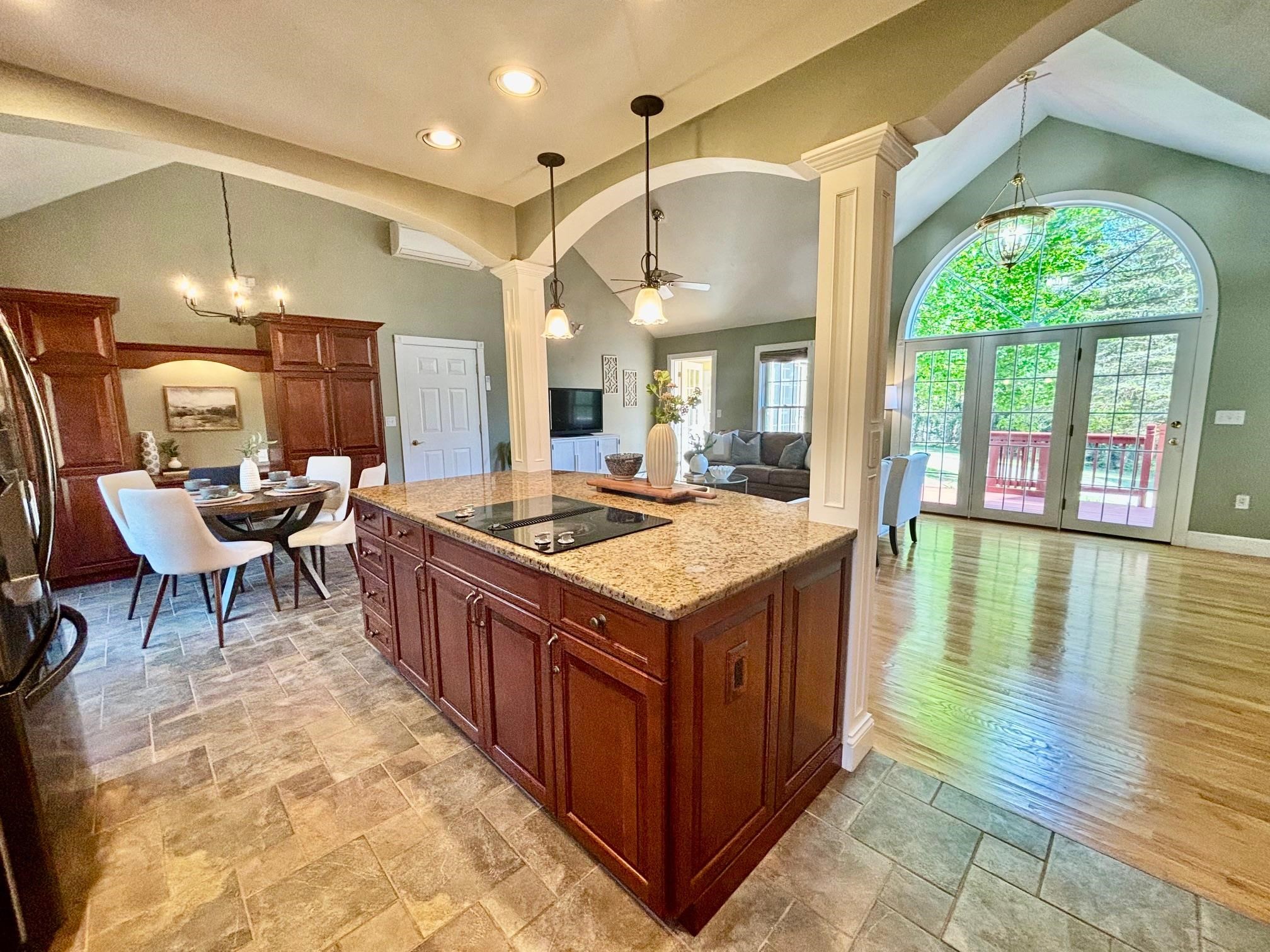 13 Putney Road Bow, NH 03304 - Photo 5 of 38