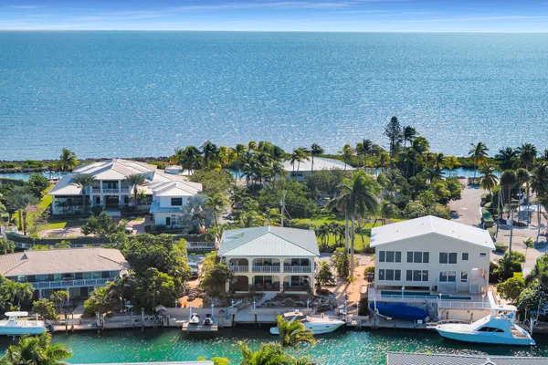 $2,595,000 | 340 East Seaview Drive, Marathon, FL 33050