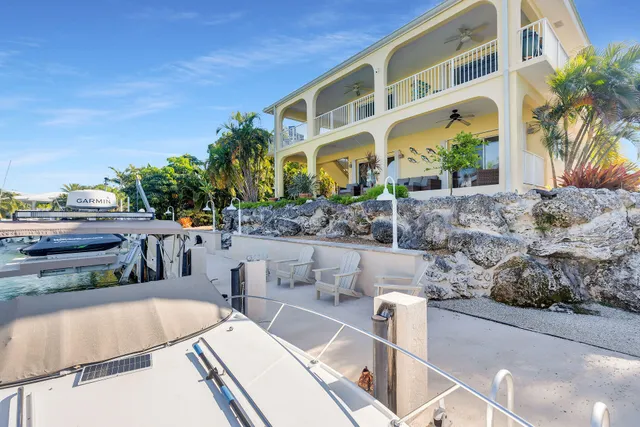 a view of building with outdoor space