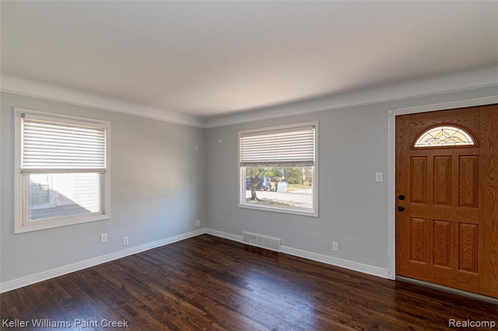 3515 Durham Road Royal Oak, MI 48073 - Photo 8 of 46