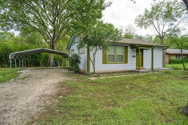 $1,495 | 601 Elm Street, Bastrop, TX 78602