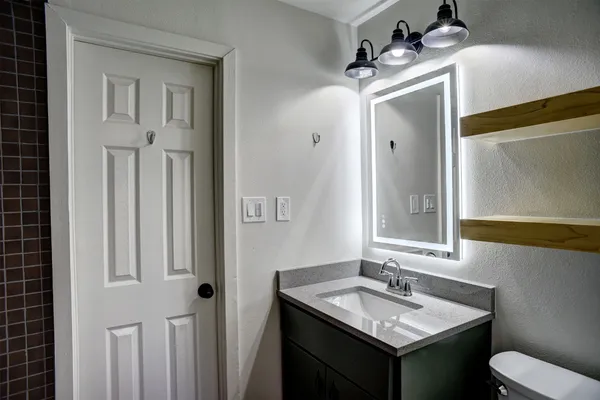 $1,495 | 601 Elm Street, Bastrop, TX 78602