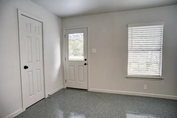 $1,495 | 601 Elm Street, Bastrop, TX 78602