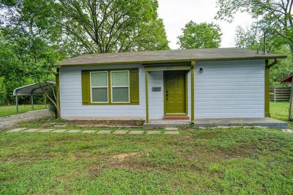 $1,495 | 601 Elm Street, Bastrop, TX 78602