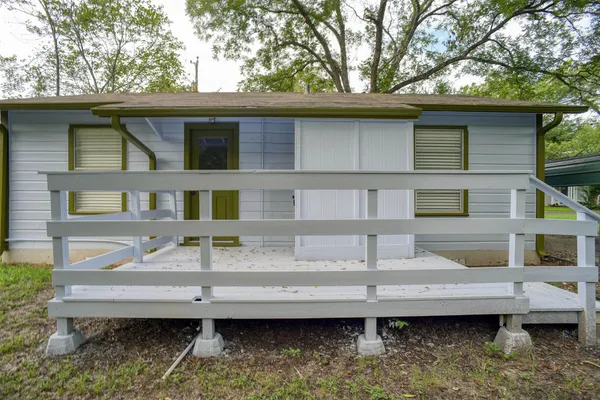 $1,495 | 601 Elm Street, Bastrop, TX 78602