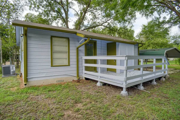 $1,495 | 601 Elm Street, Bastrop, TX 78602