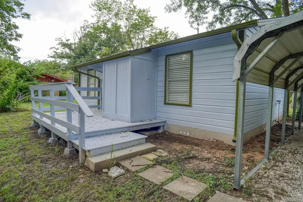 $1,495 | 601 Elm Street, Bastrop, TX 78602