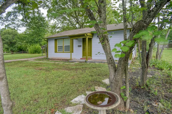 $1,495 | 601 Elm Street, Bastrop, TX 78602