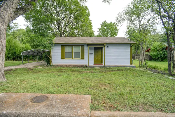 $1,495 | 601 Elm Street, Bastrop, TX 78602