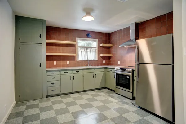 $1,495 | 601 Elm Street, Bastrop, TX 78602