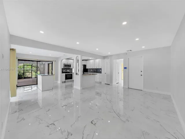 $799,000 | 10251 Northwest 39th Court, Coral Springs, FL 33065