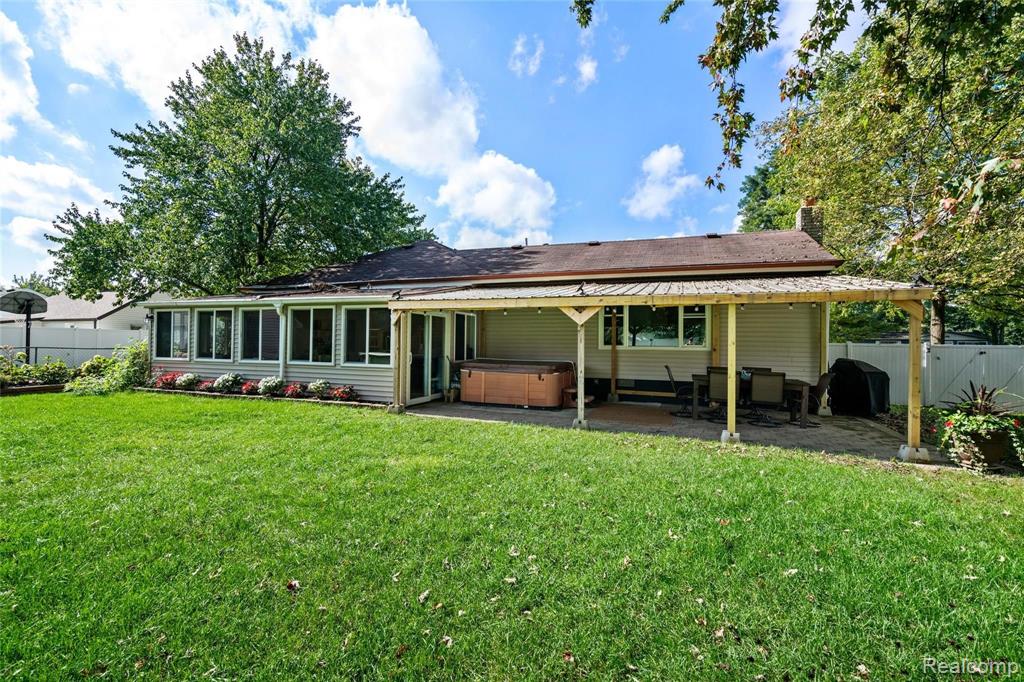 2447 Eastern Avenue Rochester Hills, MI 48307 - Photo 32 of 41