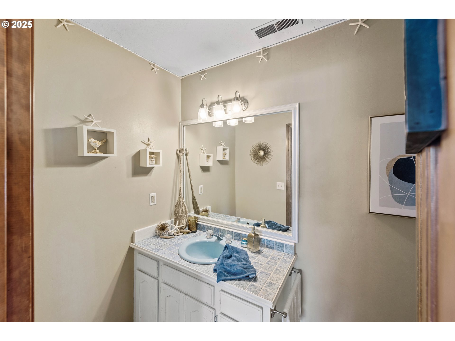 830 Signal Way Coos Bay, OR 97420 - Photo 14 of 48