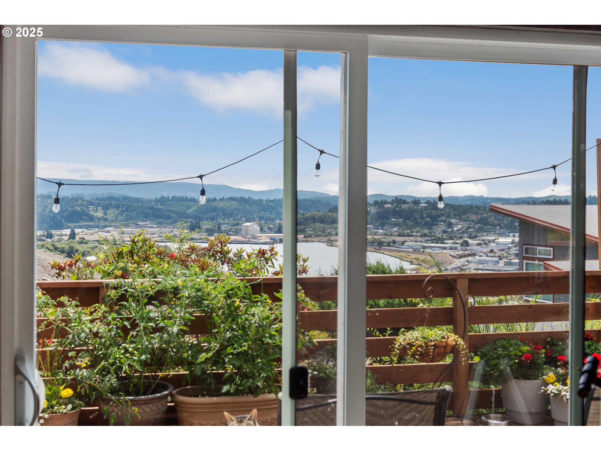 830 Signal Way Coos Bay, OR 97420 - Photo 20 of 48