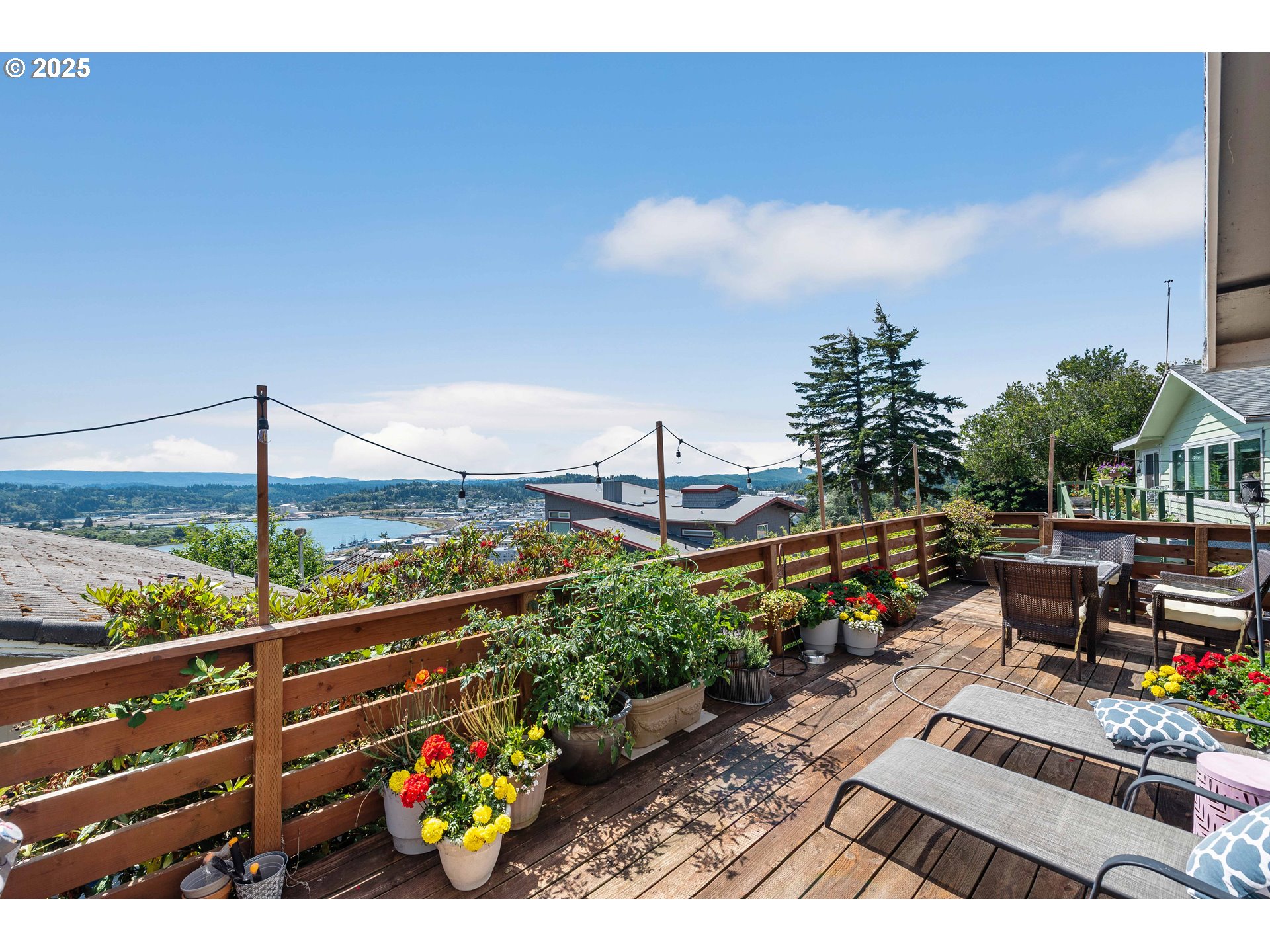 830 Signal Way Coos Bay, OR 97420 - Photo 21 of 48