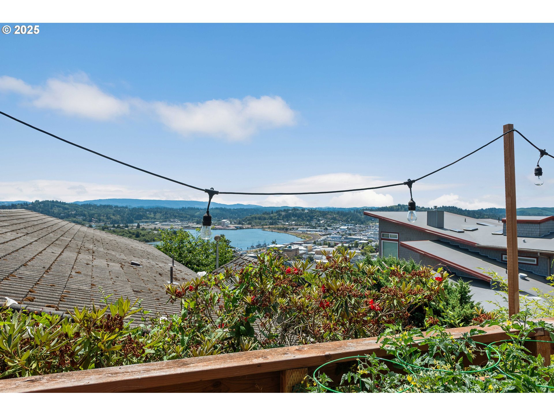 830 Signal Way Coos Bay, OR 97420 - Photo 22 of 48