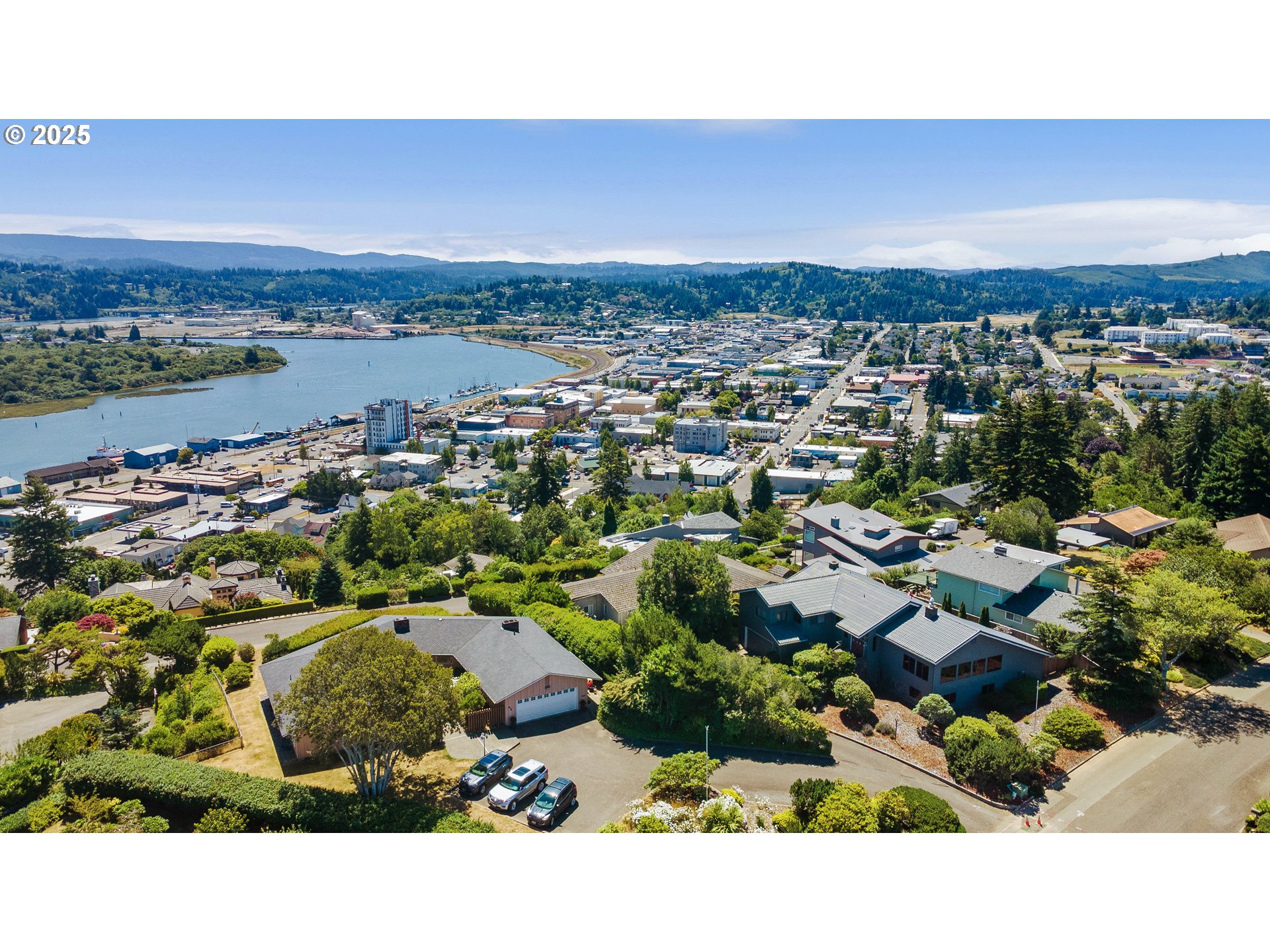 830 Signal Way Coos Bay, OR 97420 - Photo 46 of 48