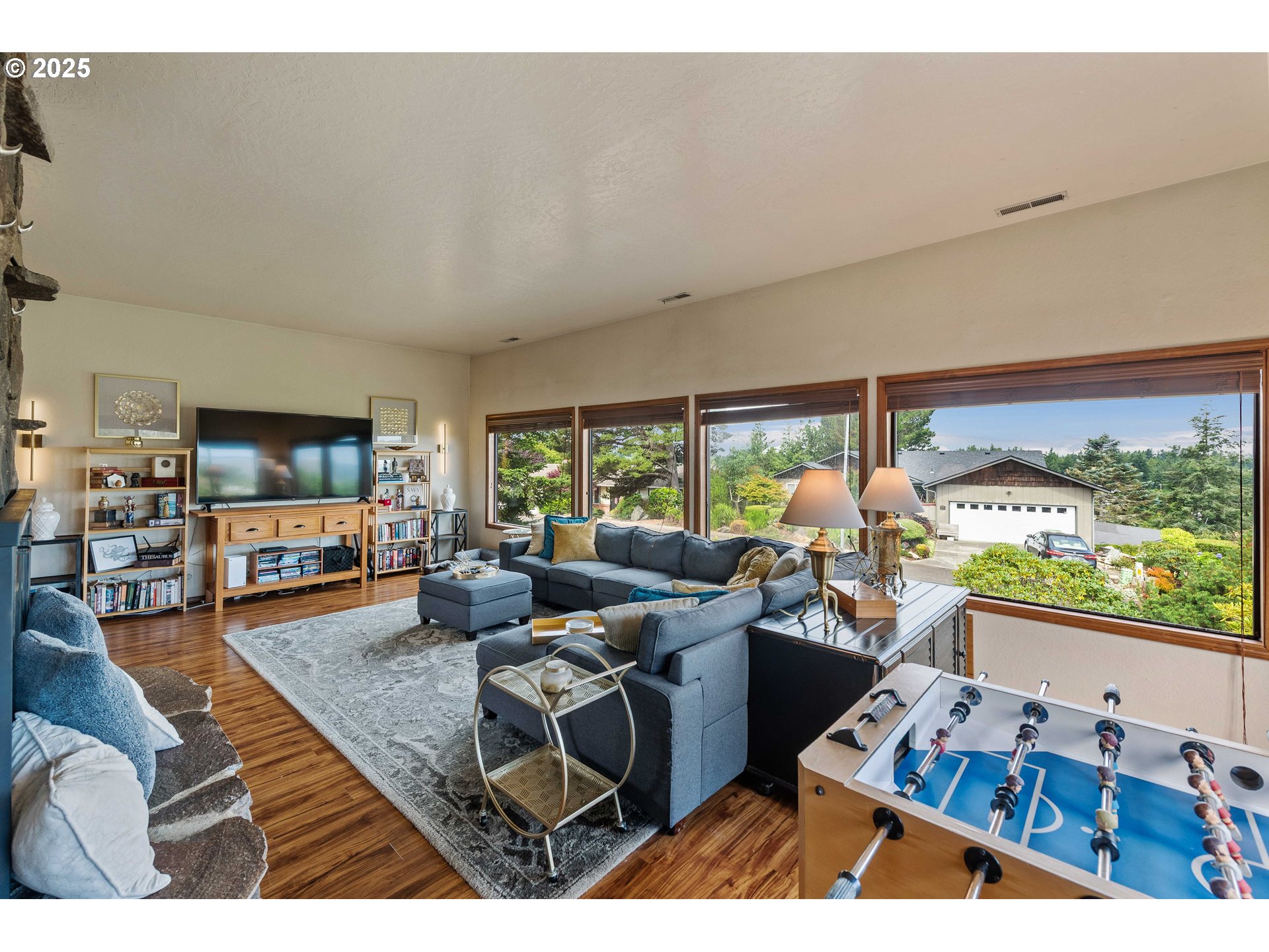 830 Signal Way Coos Bay, OR 97420 - Photo 8 of 48