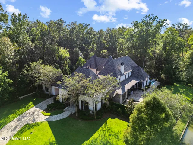 $1,650,000 | 101 Red Leaf Cove, Ridgeland, MS 39157