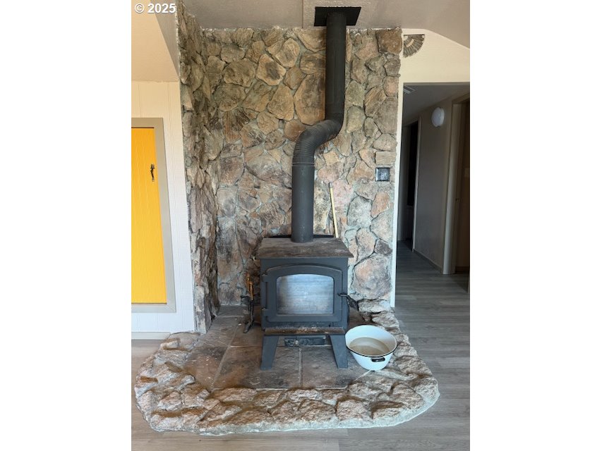 1604 Spring Brook Road Myrtle Creek, OR 97457 - Photo 5 of 43 Fireplace Wood