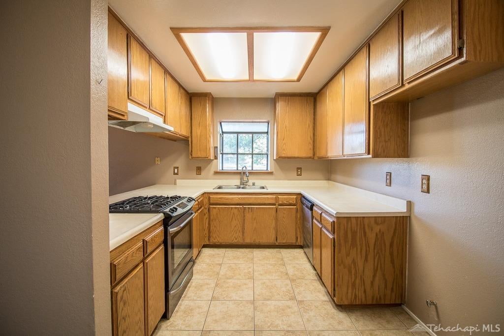 30070 North Lower Valley Road Tehachapi, CA 93561 - Photo 15 of 51 Gallery Image 15