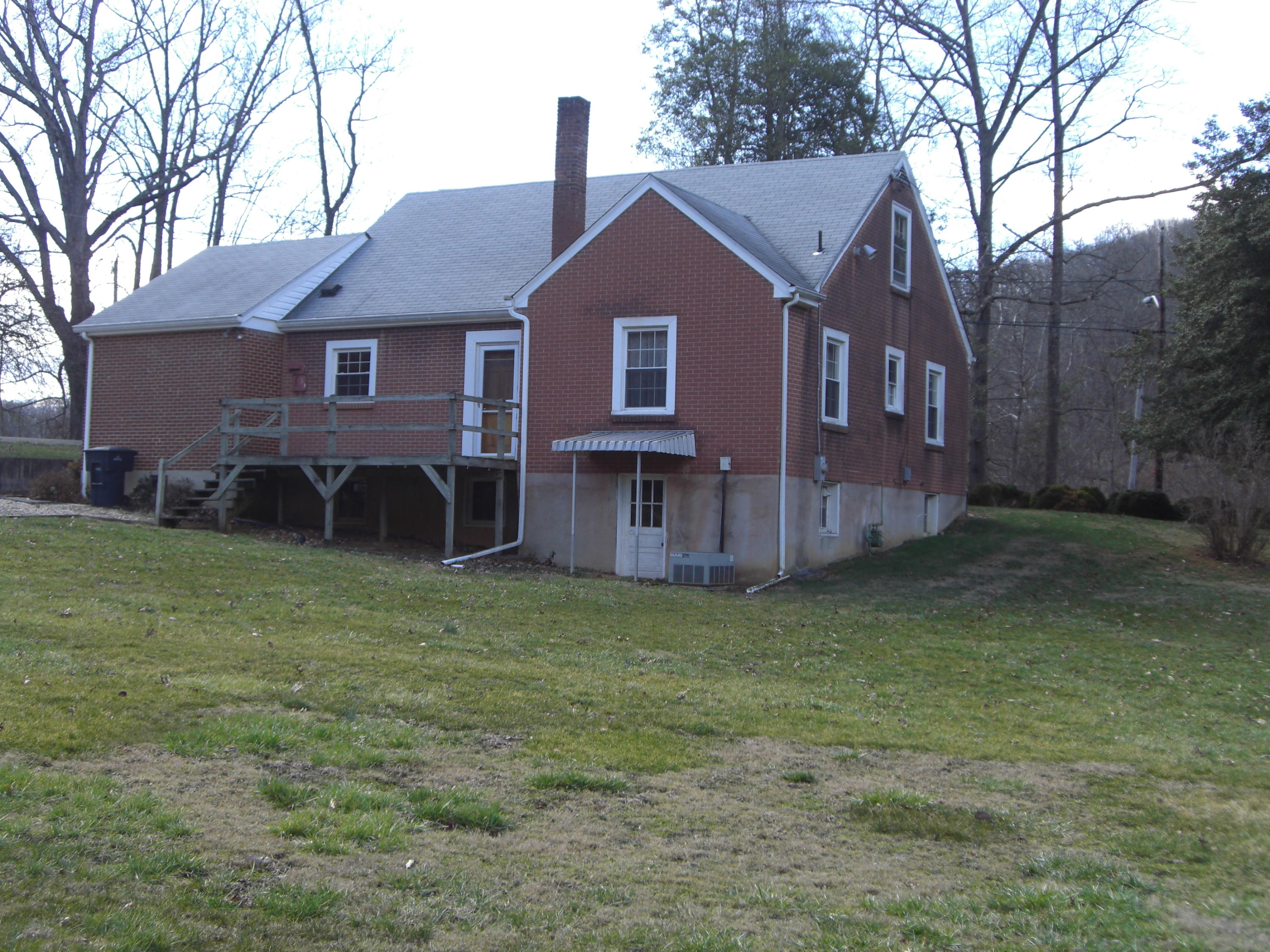 2636 Bandy Road Southeast Roanoke, VA 24014 - Photo 5 of 7 Rear View