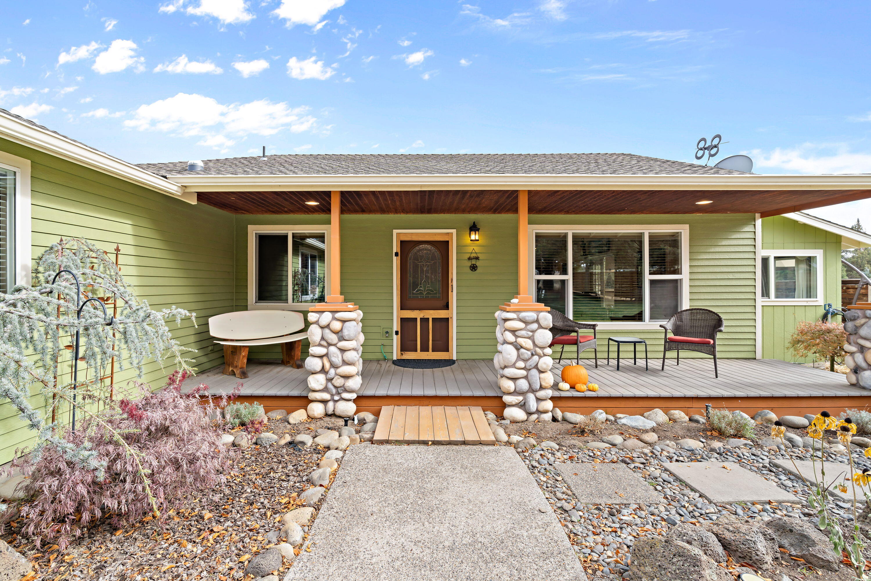 61350 Larsen Road Bend, OR 97702 - Photo 7 of 47 8