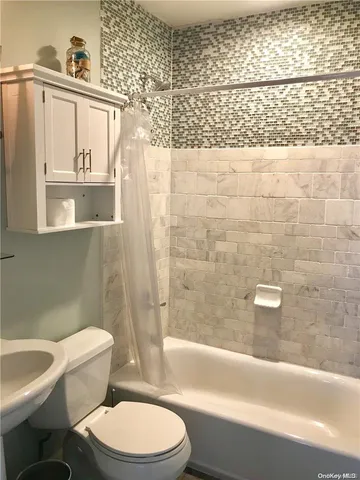 $7,150 | 342 Dehnhoff Walk, Ocean Beach, NY 11770