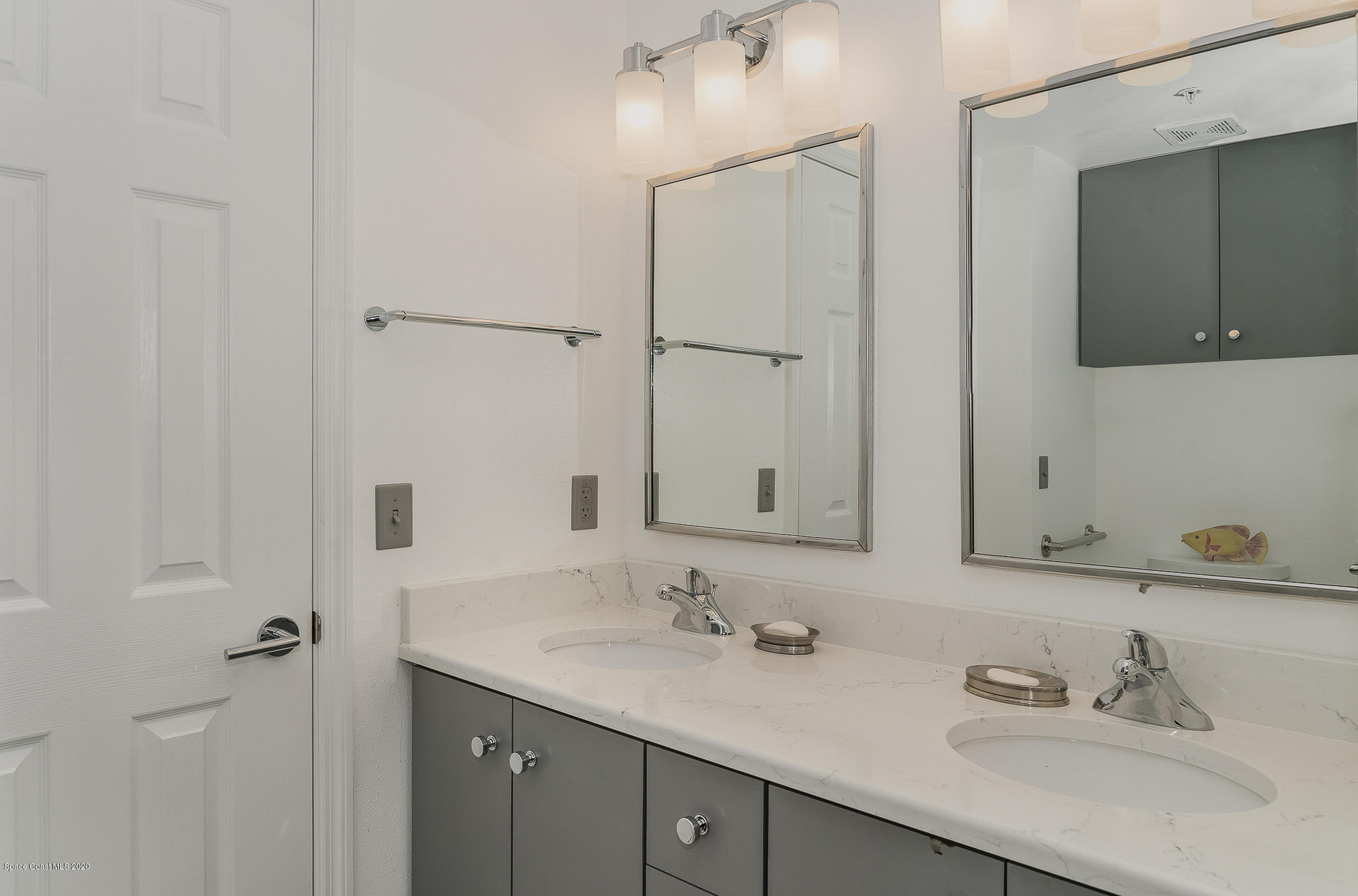 104 Riverside Drive, Unit 503 Cocoa, FL 32922 - Photo 18 of 34 Master Bath Double Sinks