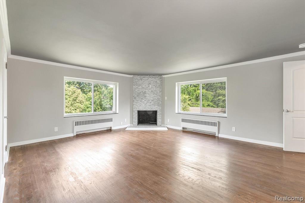 1058 Roslyn Road Grosse Pointe Woods, MI 48236 - Photo 19 of 43