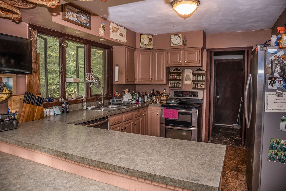 106 Rockwell Road Vestal, NY 13850 - Photo 8 of 23 Gallery Image 8