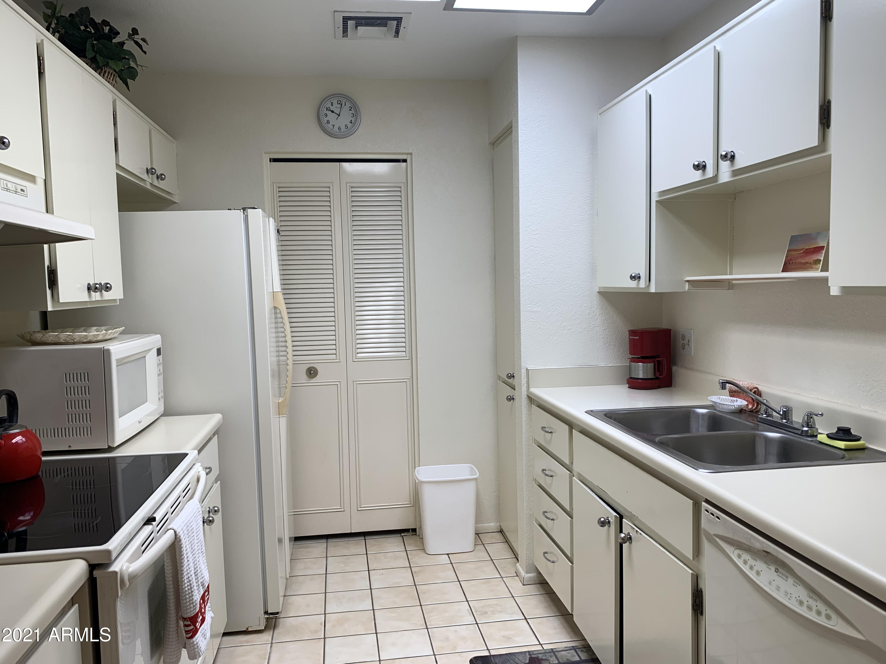 14300 West Bell Road, Unit 70 Surprise, AZ 85374 - Photo 4 of 39 IMG_3450