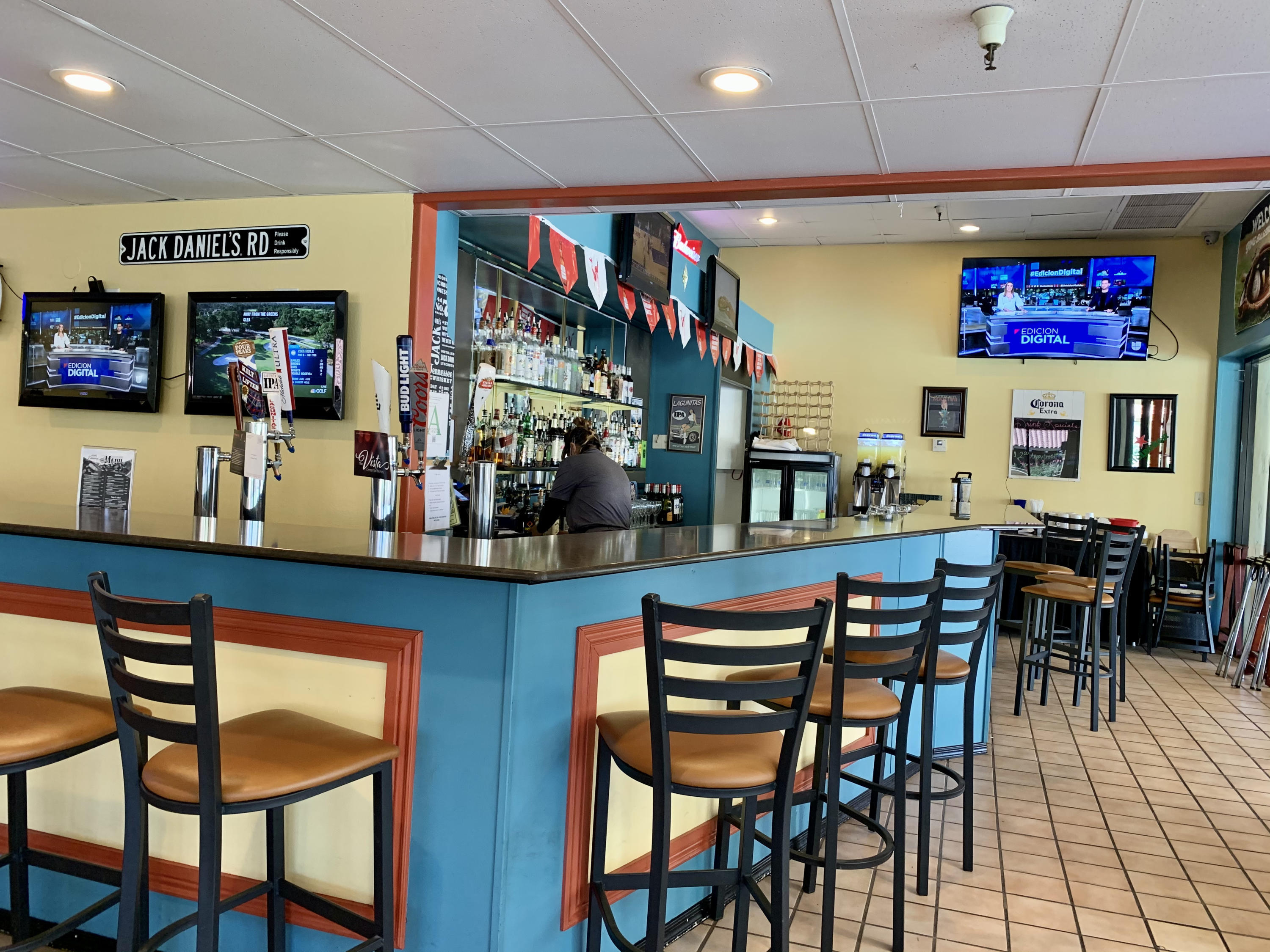 14300 West Bell Road, Unit 70 Surprise, AZ 85374 - Photo 5 of 39 Chef Peter's Bistro Bar area