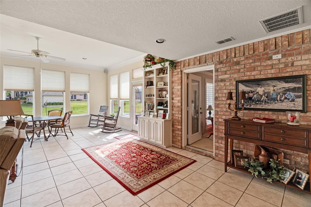 8913 Brierfield Road Granbury, TX 76049 - Photo 19 of 40 a outdoor space with lots of tables and chairs
