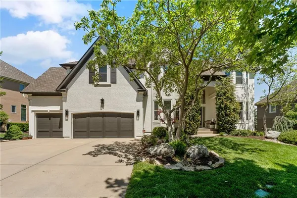 $990,000 | 5712 West 146th Street, Overland Park, KS 66223