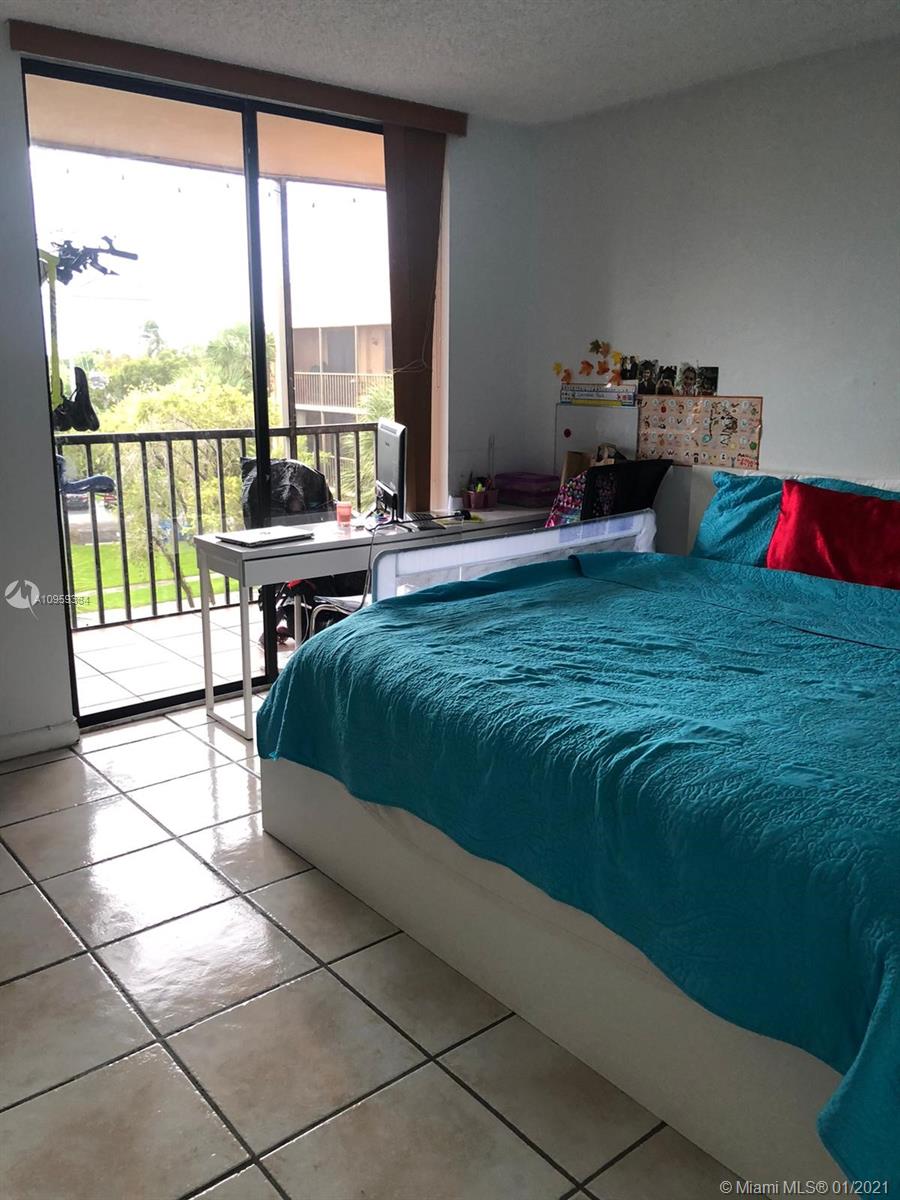 8500 Southwest 133rd Avenue Road, Unit 420 Miami, FL 33183 - Photo 15 of 33