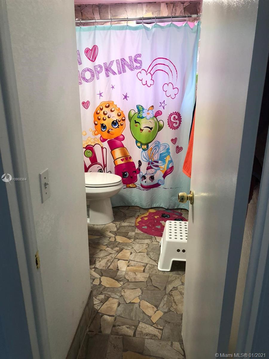 8500 Southwest 133rd Avenue Road, Unit 420 Miami, FL 33183 - Photo 22 of 33 MASTER BEDROOM