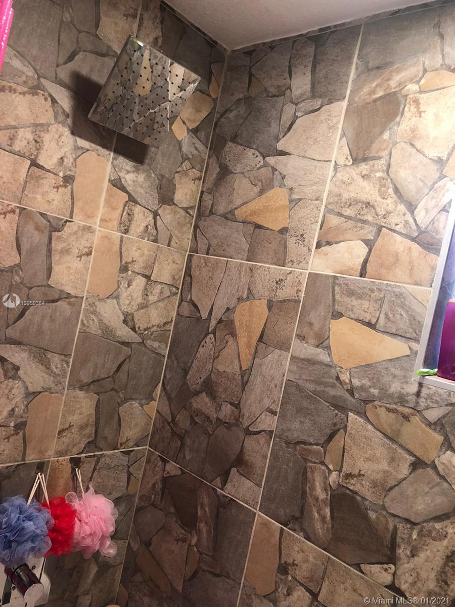 8500 Southwest 133rd Avenue Road, Unit 420 Miami, FL 33183 - Photo 24 of 33 MASTER BEDROOM