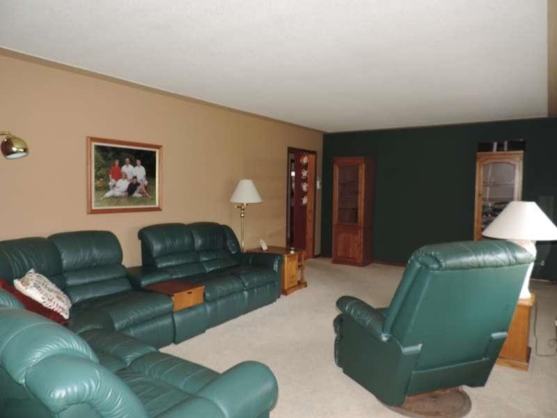 3216 Hanley Road Muskegon, MI 49441 - Photo 4 of 15 DSCN2037