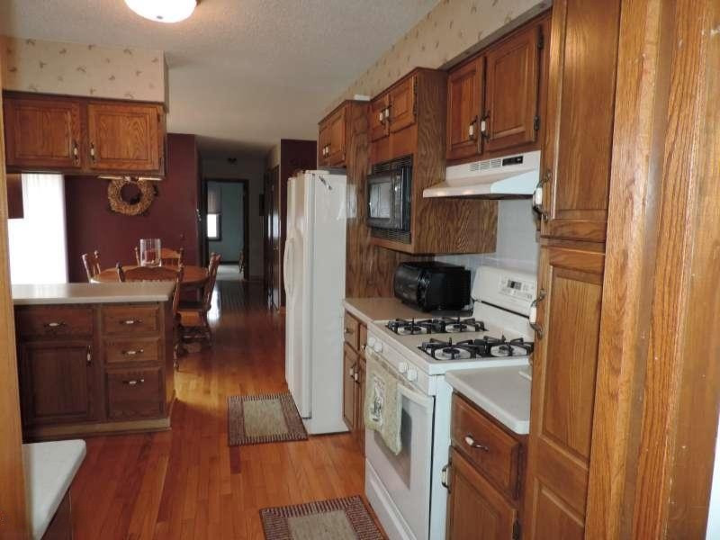 3216 Hanley Road Muskegon, MI 49441 - Photo 6 of 15 DSCN2028