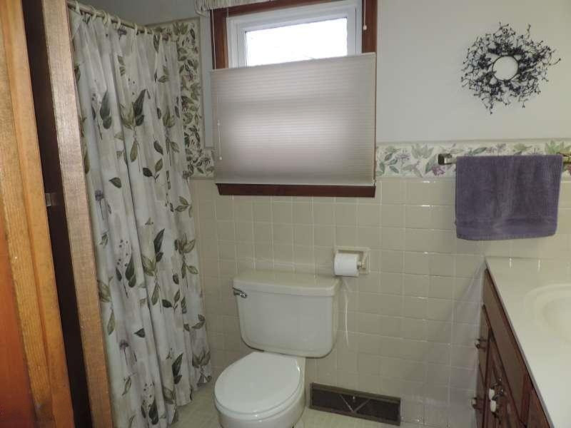 3216 Hanley Road Muskegon, MI 49441 - Photo 9 of 15 DSCN2032