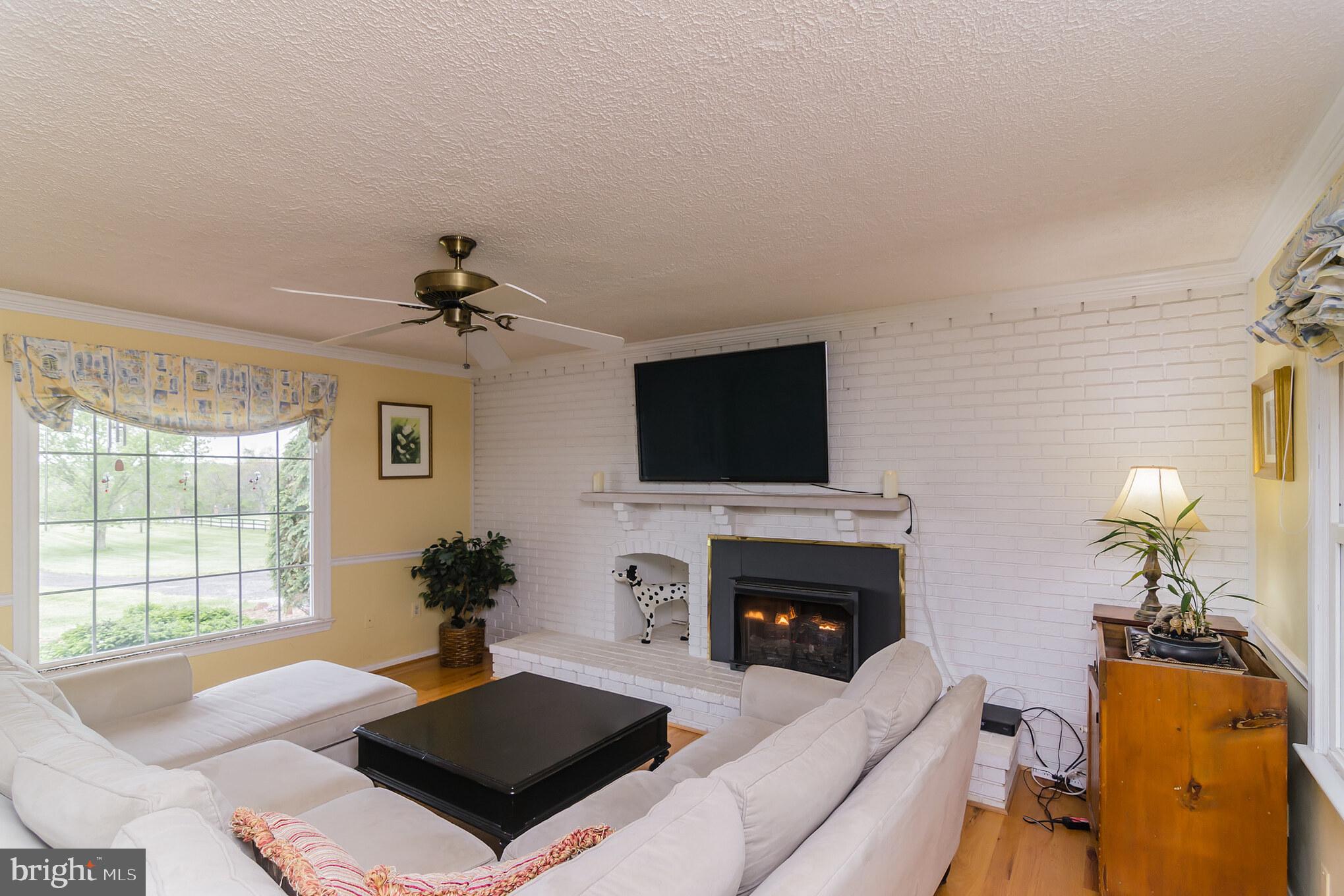 22727 Tail Race Road Aldie, VA 20105 - Photo 14 of 40 Gallery Image 14