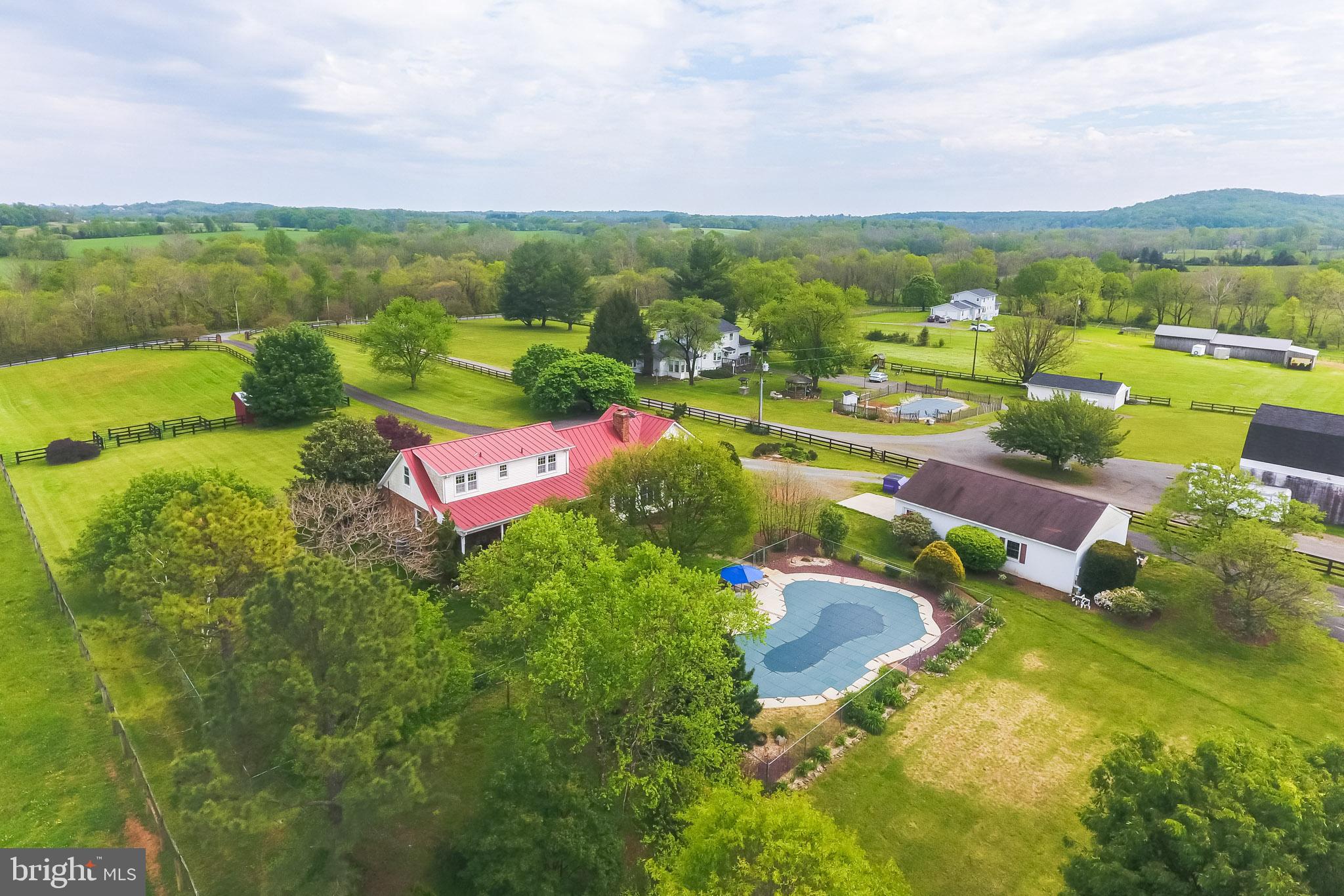 22727 Tail Race Road Aldie, VA 20105 - Photo 3 of 40 Gallery Image 3