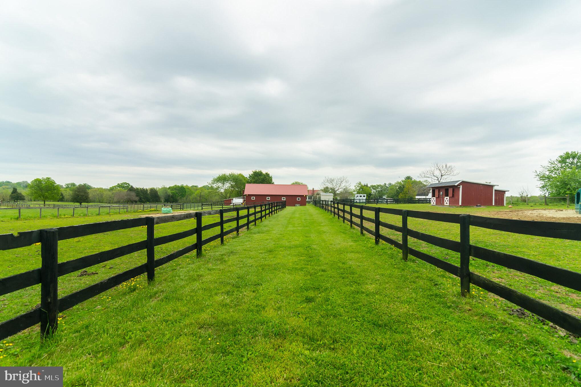 22727 Tail Race Road Aldie, VA 20105 - Photo 31 of 40 Gallery Image 31