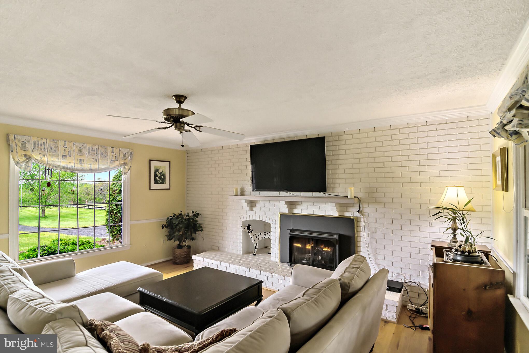 22727 Tail Race Road Aldie, VA 20105 - Photo 7 of 40 Gallery Image 7