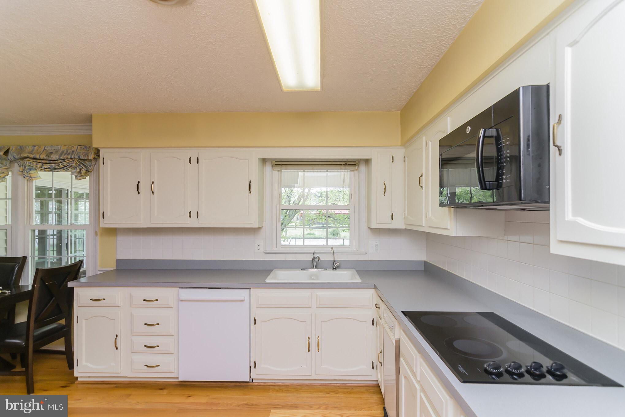 22727 Tail Race Road Aldie, VA 20105 - Photo 10 of 40 Gallery Image 10